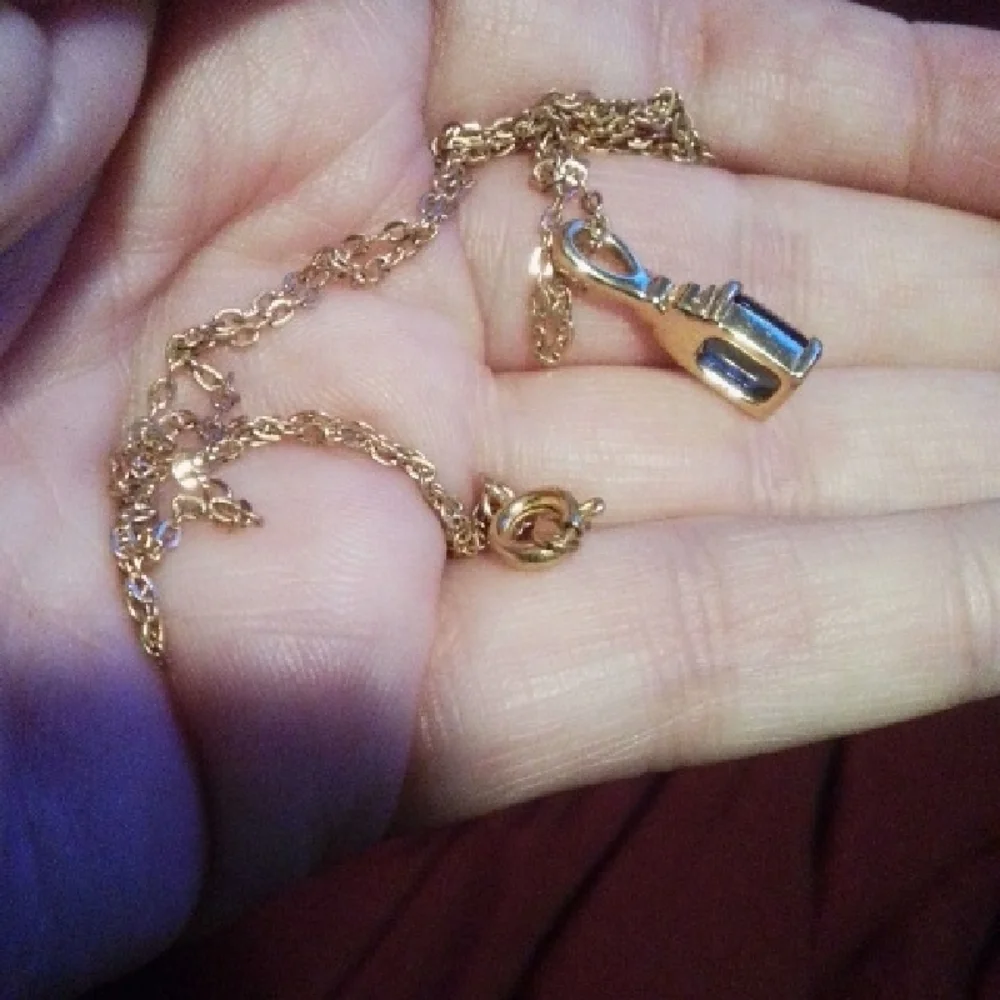 Elegant Gold and Blue Pendant Necklace - Picture 4 of 4